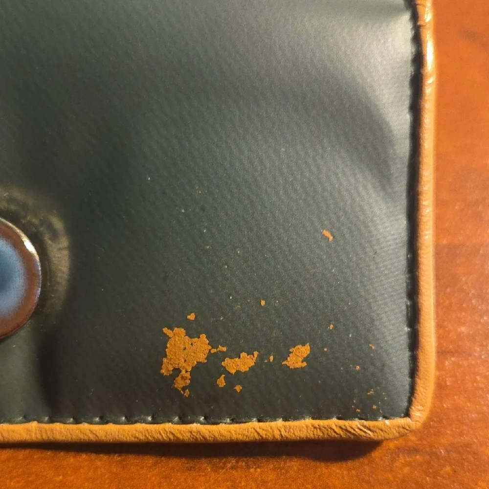 Hunting World Green Leather Key Wallet with Brown Logo